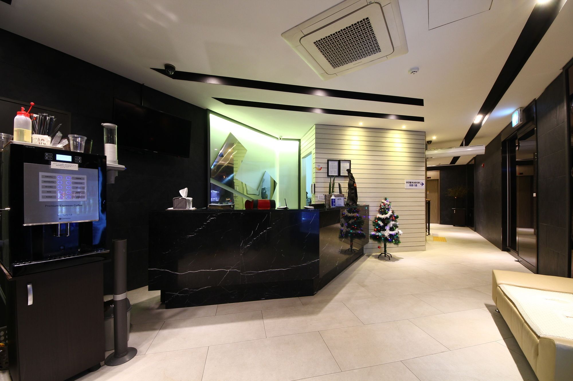Habibi Hotel Инчон Екстериор снимка